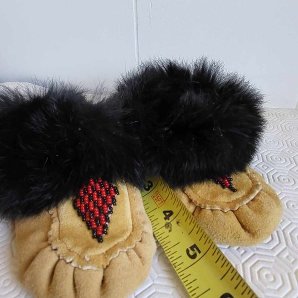 Vintage Leather Traditional Baby Moccasins Hand made with real fur - Picture 4 of 6